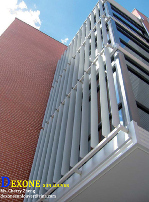 Alluminio verticale delle feritoie usato per la parete divisoria della facciata